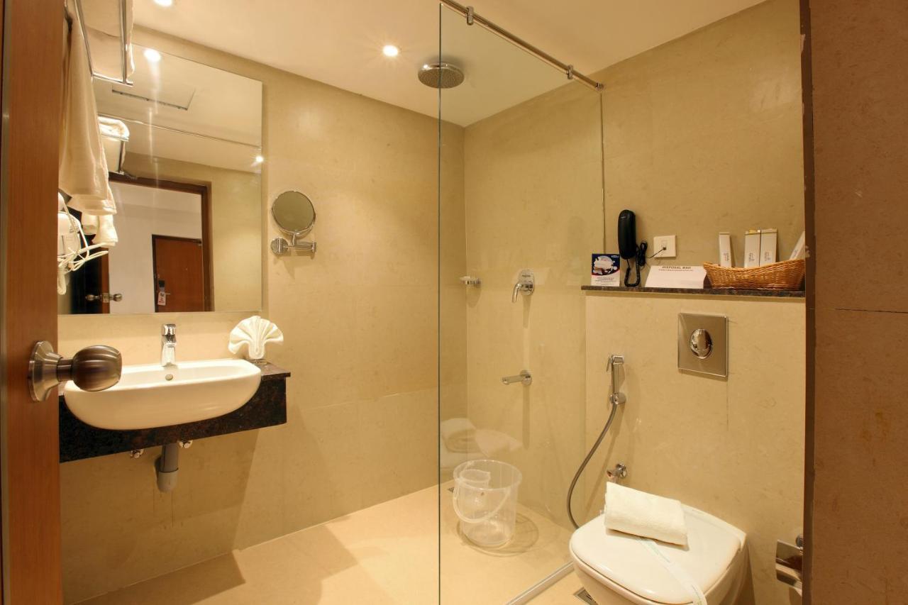 Hotel Apsara Shoranur 外观 照片