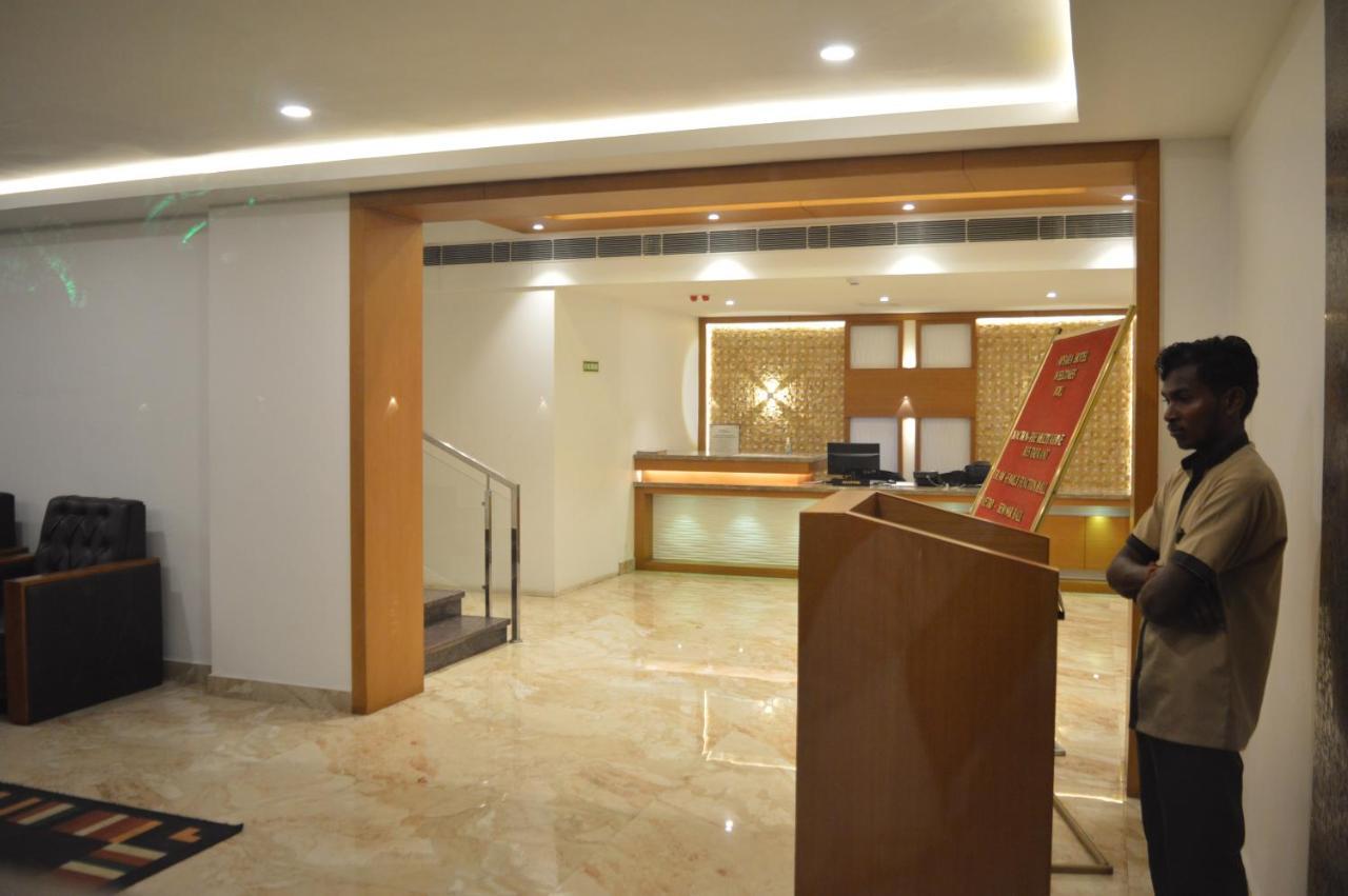 Hotel Apsara Shoranur 外观 照片