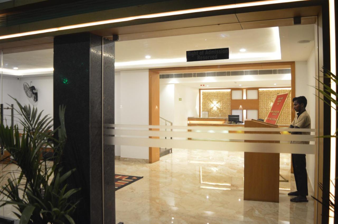 Hotel Apsara Shoranur 外观 照片