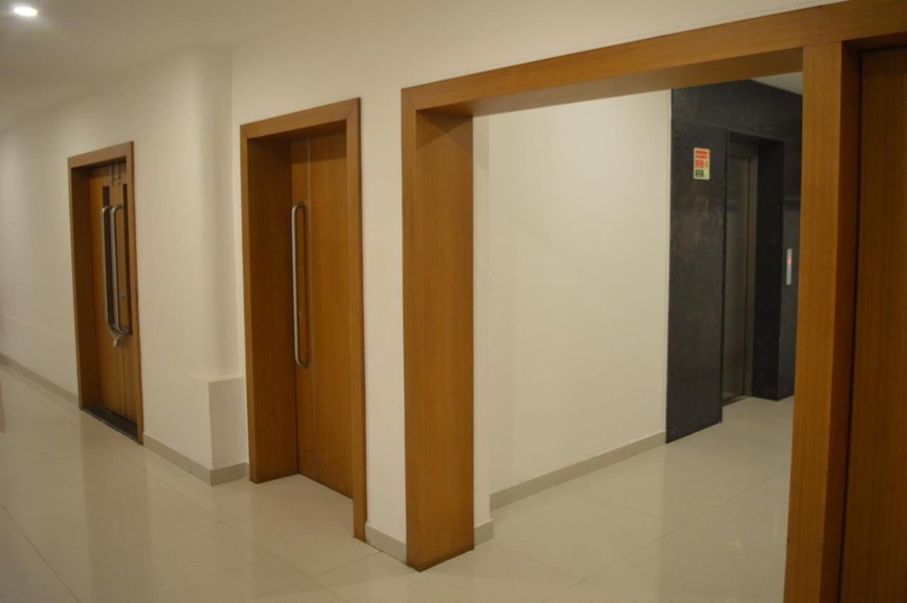 Hotel Apsara Shoranur 外观 照片