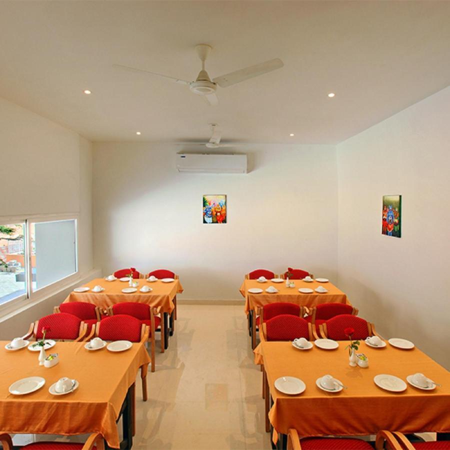 Hotel Apsara Shoranur 外观 照片
