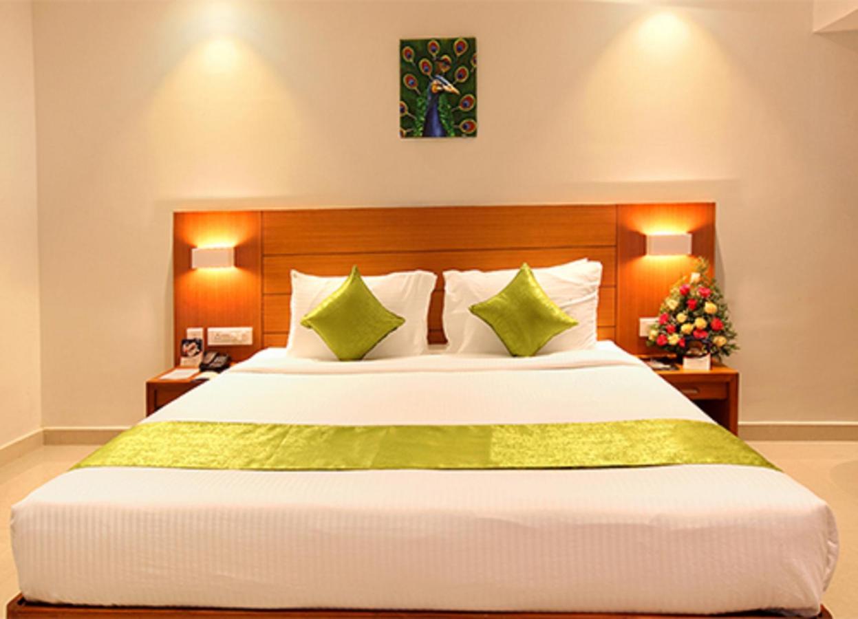Hotel Apsara Shoranur 外观 照片