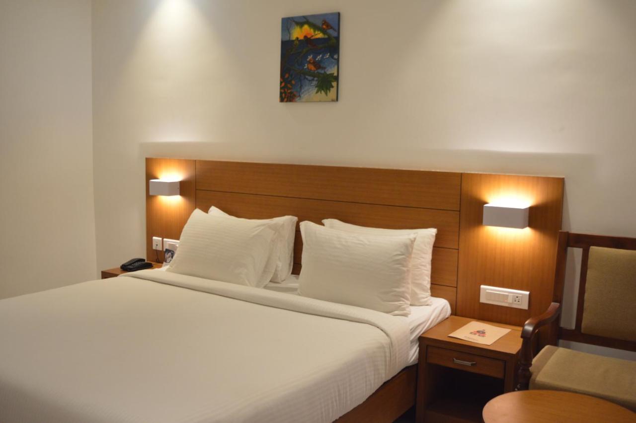 Hotel Apsara Shoranur 外观 照片