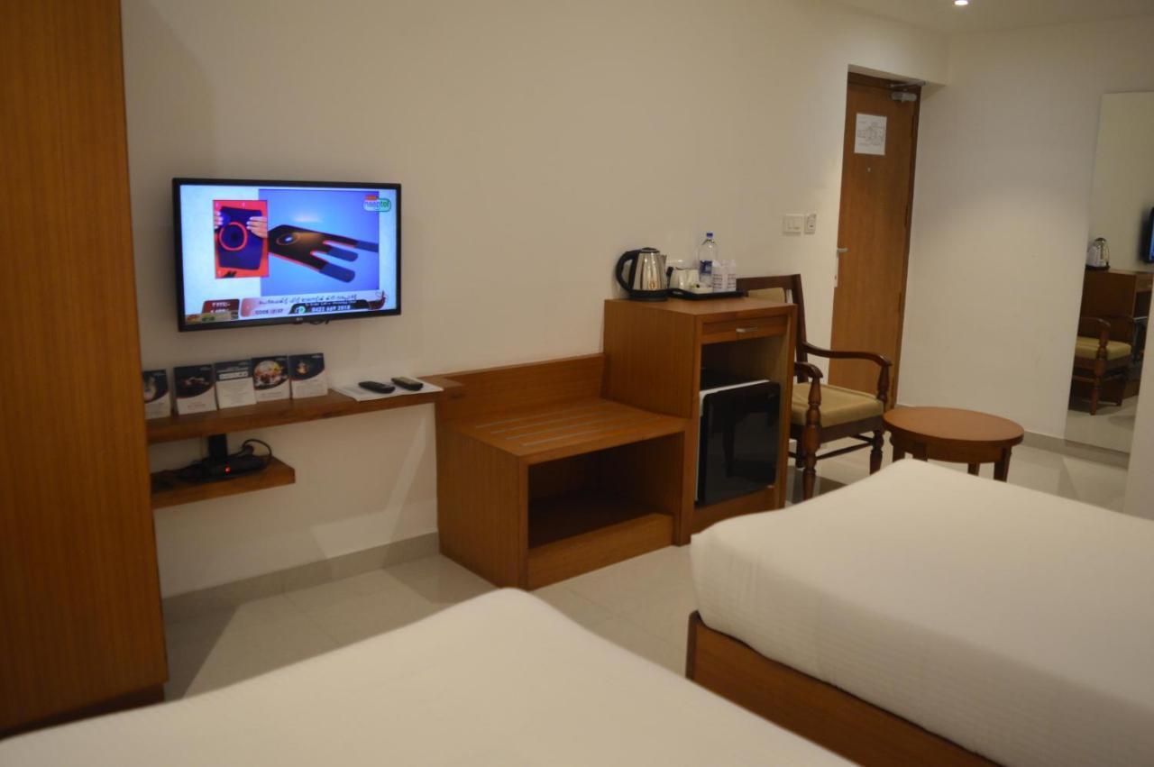 Hotel Apsara Shoranur 外观 照片
