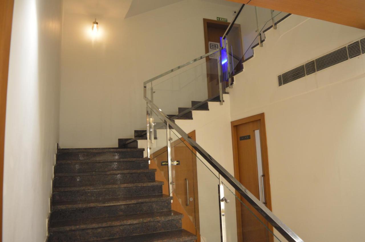 Hotel Apsara Shoranur 外观 照片