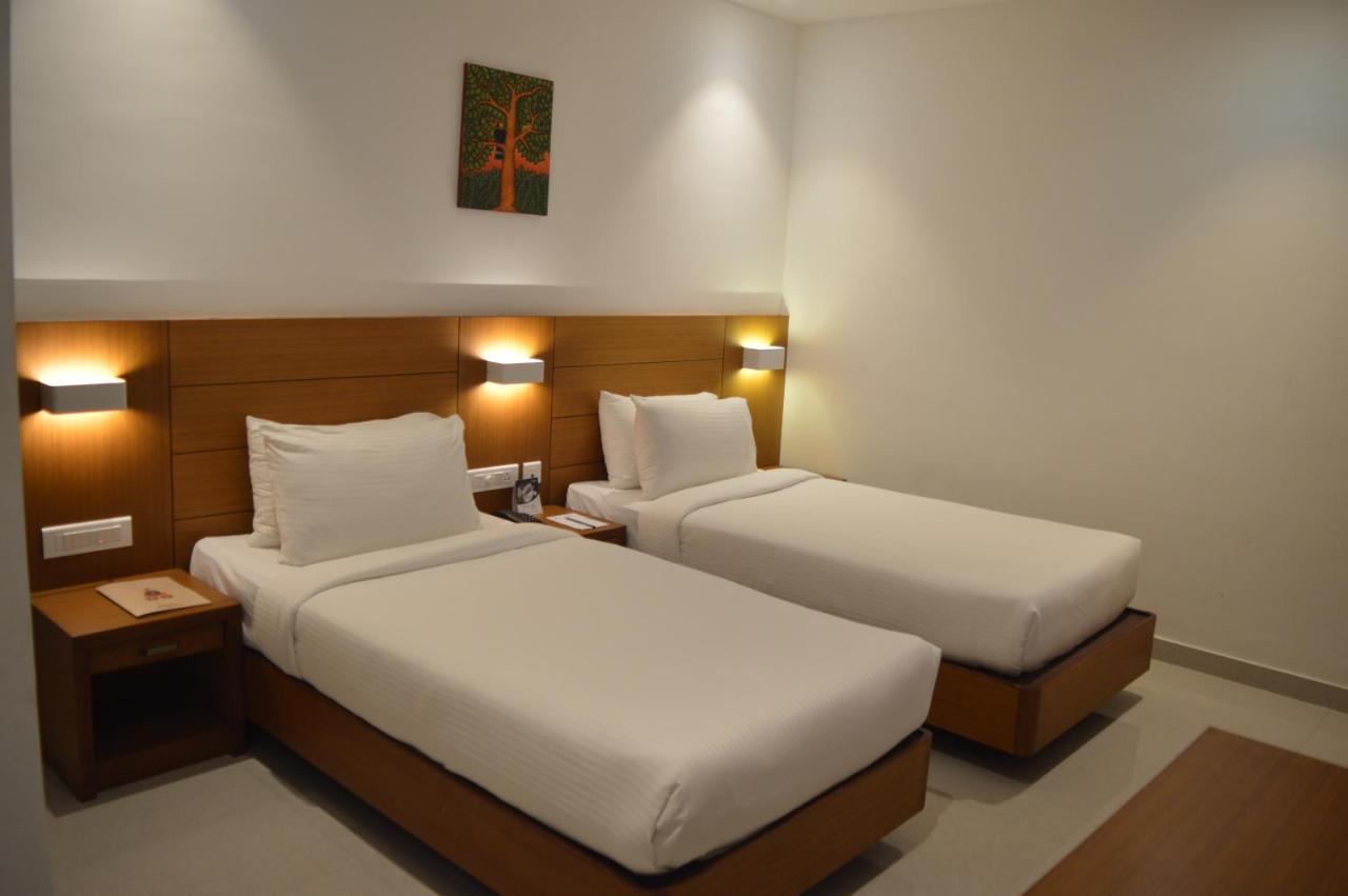 Hotel Apsara Shoranur 外观 照片
