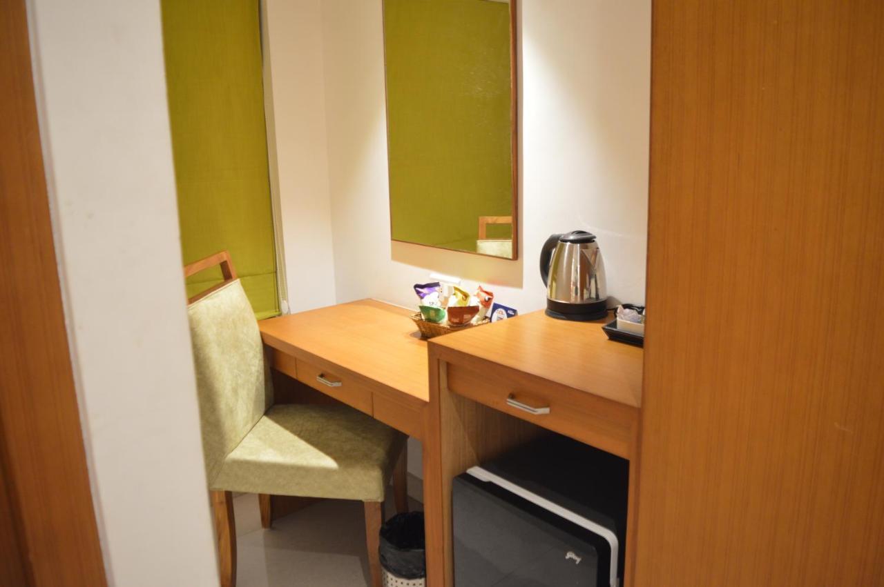 Hotel Apsara Shoranur 外观 照片