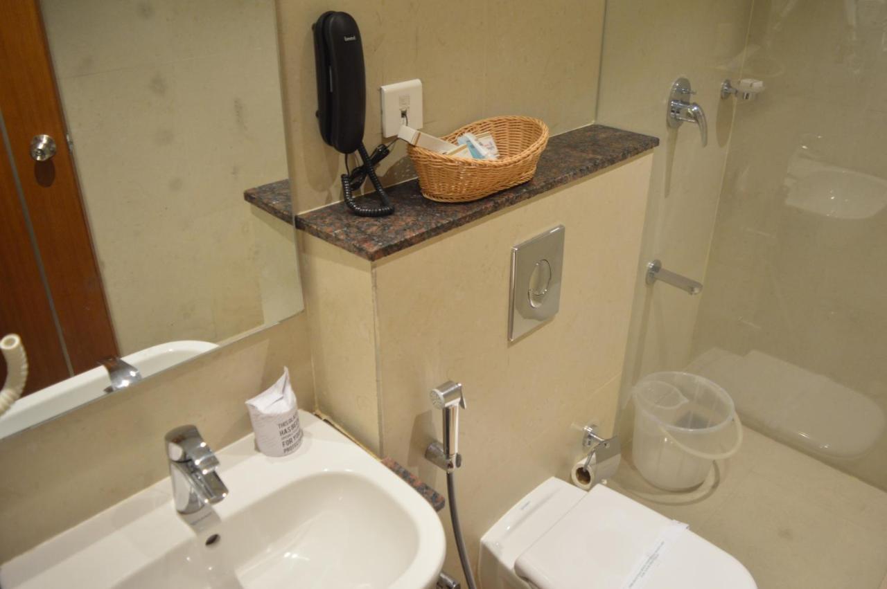 Hotel Apsara Shoranur 外观 照片