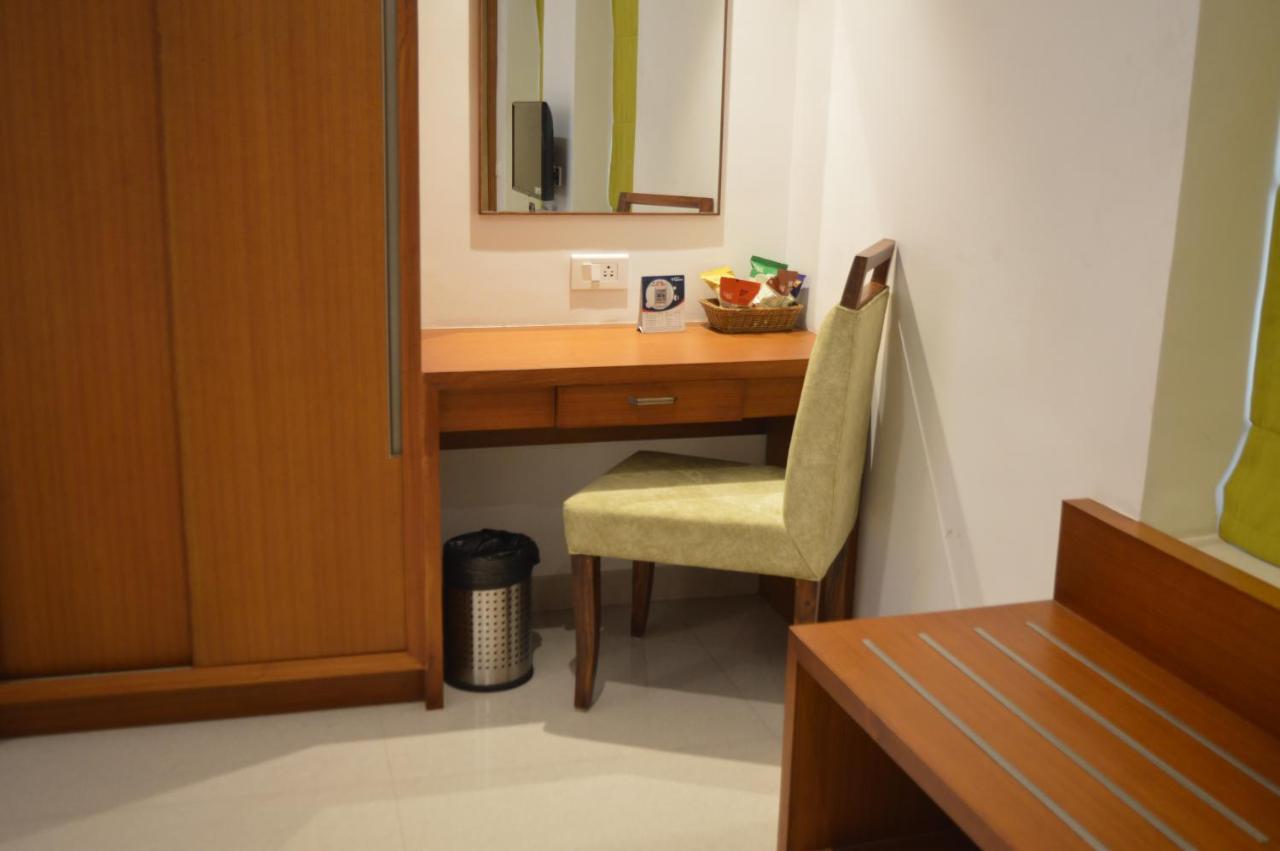 Hotel Apsara Shoranur 外观 照片